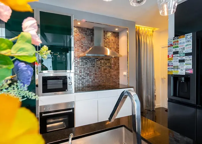 Luxury Pure Modern Pool 5bed Ktv Gym Nr Bts&central * Bangkok